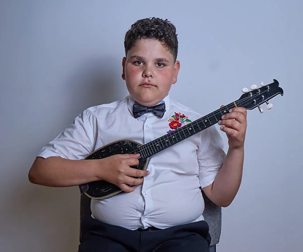 Efraim, tambura zenész portré, SUGO Tamburazenekar